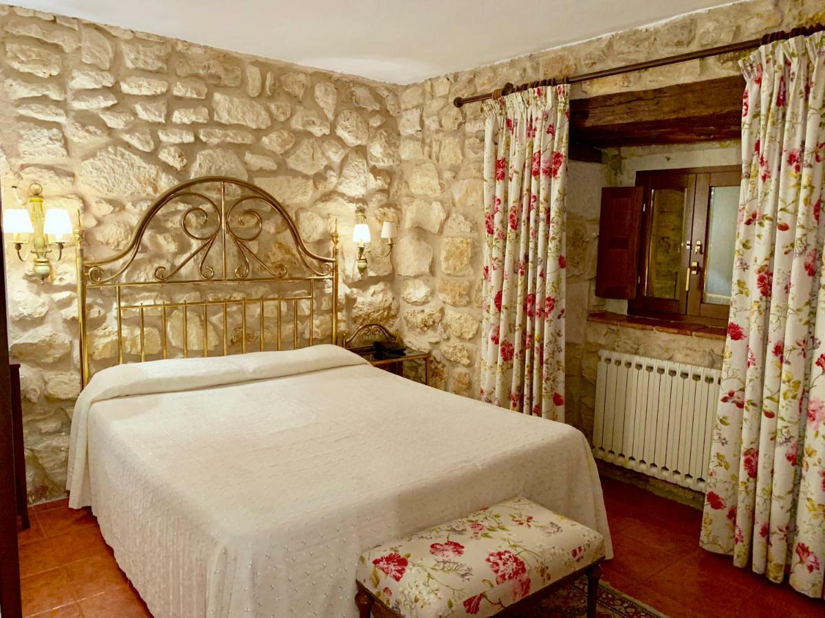 Hotel Tres Coronas De Silos Santo Domingo De Silos Dış mekan fotoğraf