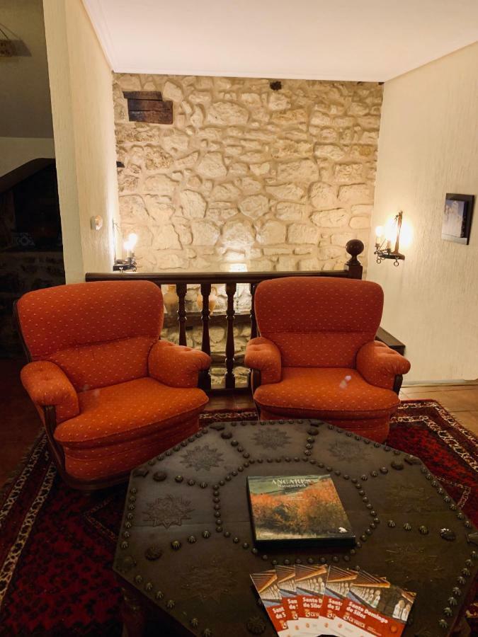 Hotel Tres Coronas De Silos Santo Domingo De Silos Dış mekan fotoğraf